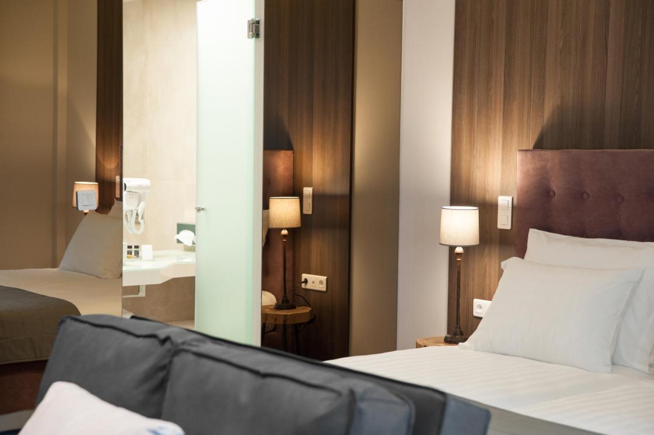 Luxury Double Room with Balcony,996399688:JPEG
